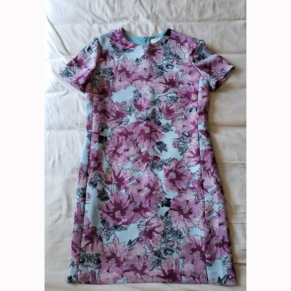 Aritzia Dresses & Skirts - NWOT Aritzia Babaton Patricio Dress Dune Floral (Size 2)